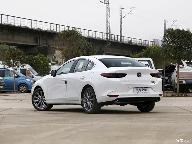 长安马自达 马自达3 昂克赛拉 2021款 2.0L 自动质雅版