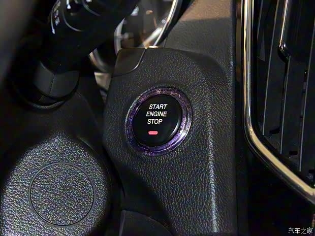 众泰汽车 众泰SR7 2016款 1.5T GAL限量版