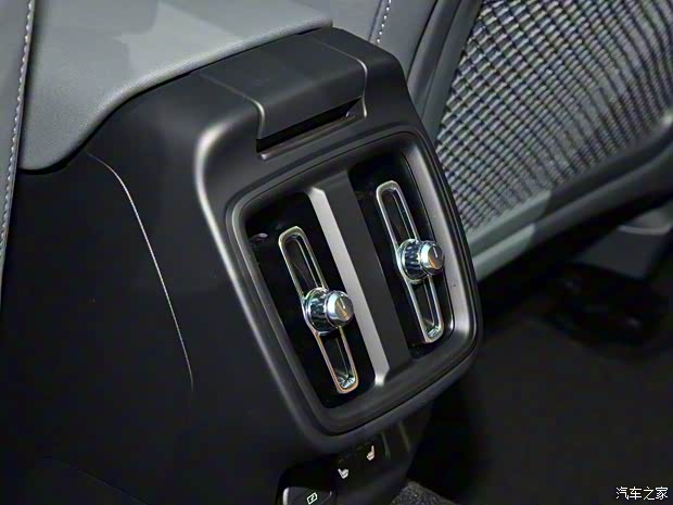 Polestar Polestar 2 2021款 雙電機(jī)長(zhǎng)續(xù)航