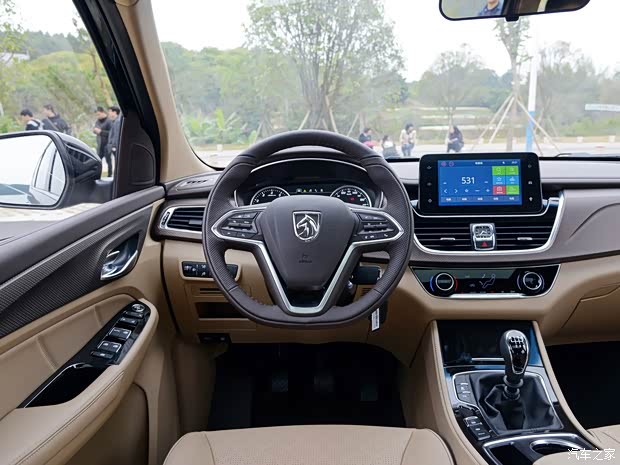 上汽通用五菱 寶駿730 2017款 1.5T 手動豪華型 7座