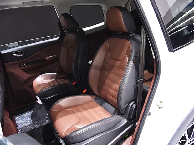 東風(fēng)風(fēng)行 風(fēng)行SX6 2016款 基本型