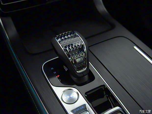 广汽乘用车 传祺GS8 2022款 2.0TGDI 四驱豪华智联版(七座) 广汽乘用车 传祺GS8 2022款 2.0TGDI 四驱豪华智联版(七座)