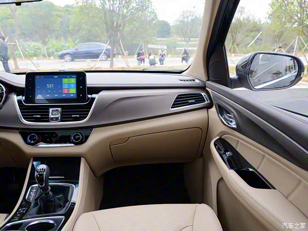 上汽通用五菱 寶駿730 2017款 1.5T 手動豪華型 7座