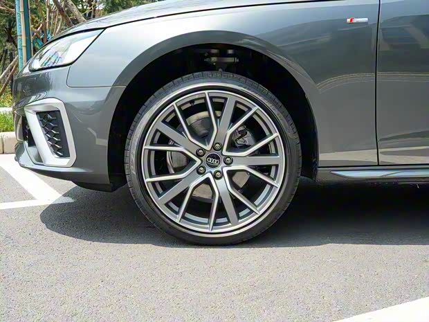 奥迪(进口) 奥迪A4(进口) 2021款 Avant 瓦罐节限量版