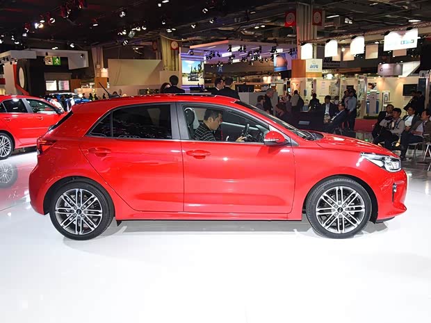 起亚(进口) 锐欧(海外) 2017款 两厢版 起亚(进口) 锐欧(海外) 2017款 两厢版