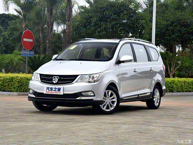 上汽通用五菱 宝骏730 2016款 1.8L 手动豪华型 7座