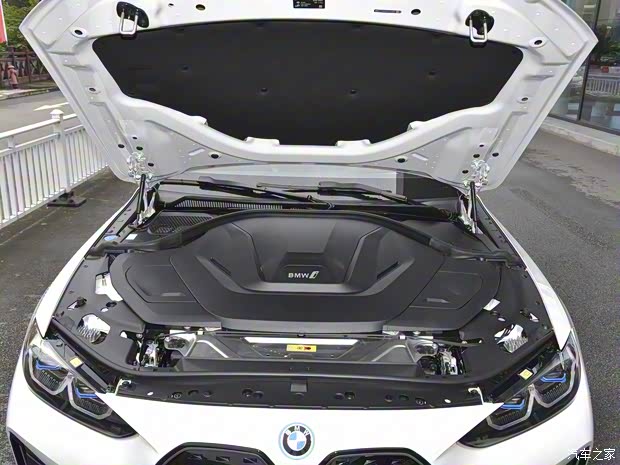 宝马(进口) 宝马i4 2022款 eDrive40 宝马(进口) 宝马i4 2022款 eDrive40