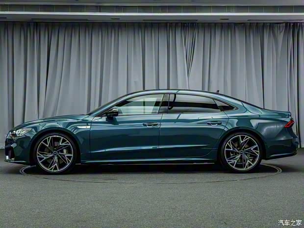 上汽奥迪 奥迪A7L 2021款 55 TFSI quattro 先行版