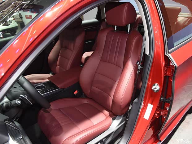 广汽本田 雅阁 2022款 2.0 i-MMD混动 幻夜·锐尊版