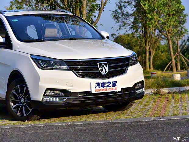 上汽通用五菱 宝骏730 2018款 1.5T DCT基本型