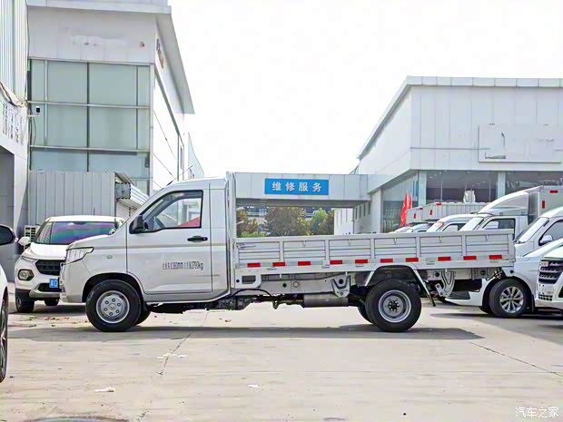 上汽通用五菱 五菱荣光新卡 2021款 1.8L基本型单排双后轮LJ479Q6 上汽通用五菱 五菱荣光新卡 2021款 1.8L基本型单排双后轮LJ479Q6