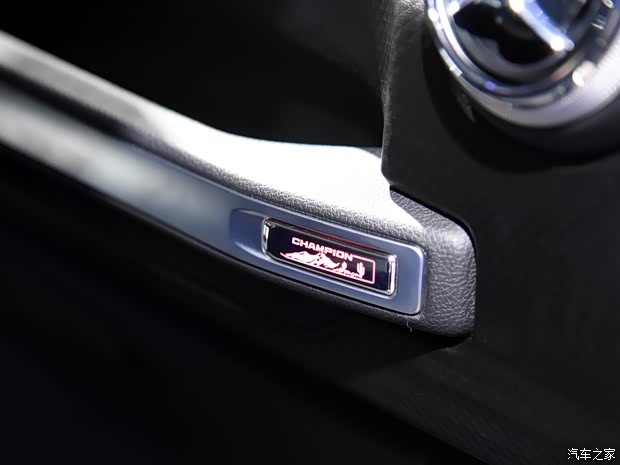 北京越野 北京BJ40 2021款 2.0T 自動環(huán)塔冠軍版