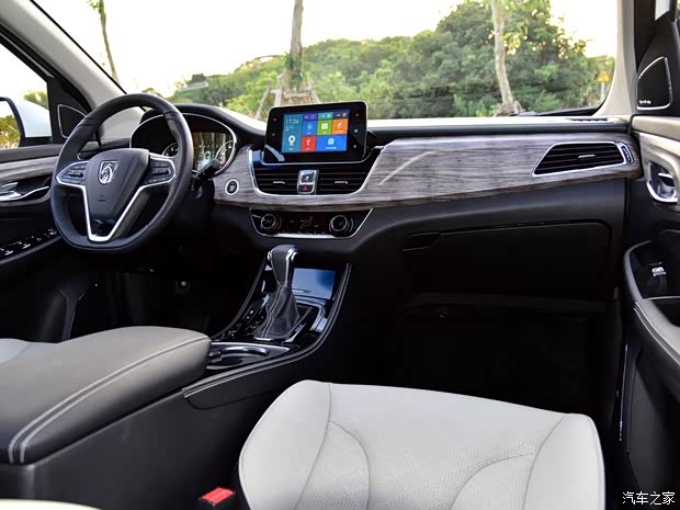 上汽通用五菱 宝骏730 2018款 1.5T DCT基本型