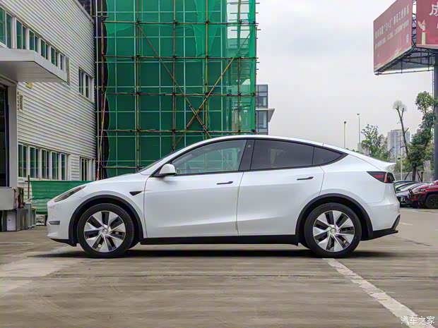 特斯拉中國(guó) Model Y 2021款 長(zhǎng)續(xù)航全輪驅(qū)動(dòng)版