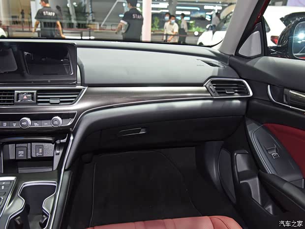 广汽本田 雅阁 2022款 2.0 i-MMD混动 幻夜·锐尊版