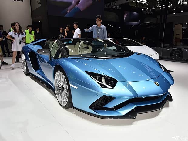 兰博基尼 Aventador 2018款 Aventador S Roadster 兰博基尼 Aventador 2018款 Aventador S Roadster