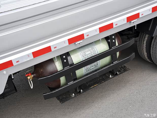 华晨鑫源 鑫源T50S 2021款 1.6L标准型CNG 200L SWDC16M 华晨鑫源 鑫源T50S 2021款 1.6L标准型CNG 200L SWDC16M