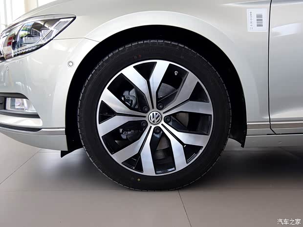 一汽-大众 迈腾 2017款 380TSI DSG 旗舰型 一汽-大众 迈腾 2017款 380TSI DSG 旗舰型