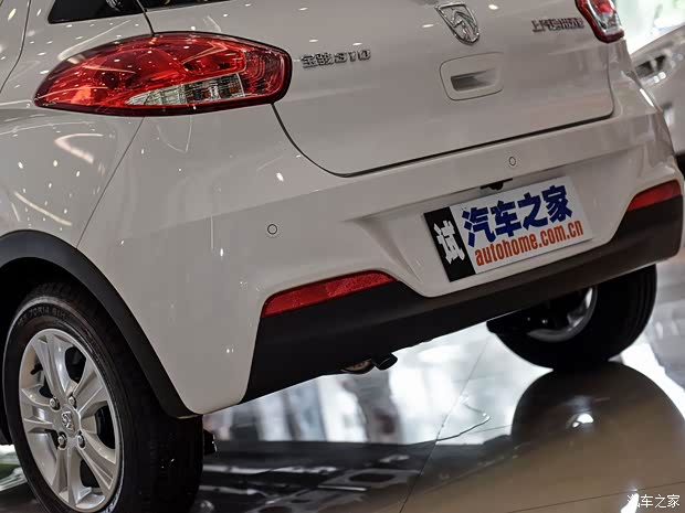 上汽通用五菱 寶駿310 2016款 1.2L 手動(dòng)豪華型