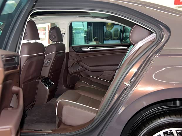 上汽大眾 輝昂 2016款 480 V6 四驅(qū)至尊版