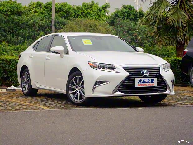 雷克萨斯 雷克萨斯ES 2015款 300h 舒适版 雷克萨斯 雷克萨斯ES 2015款 300h 舒适版