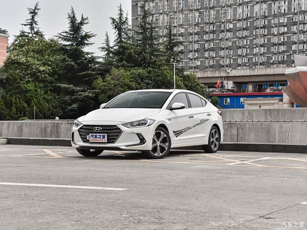 北京现代 领动 2016款 1.4T 双离合炫动·旗舰型