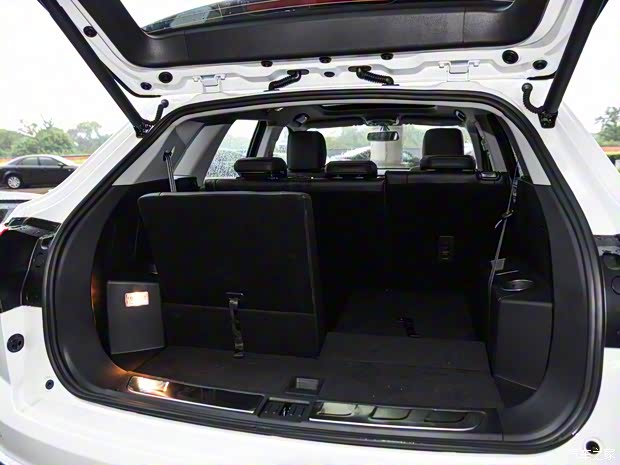 众泰汽车 大迈X7 2017款 上进版 2.0T DCT黄山型 7座