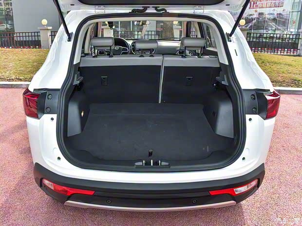 北汽银翔 北汽幻速S5 2017款 1.3T 手动尊贵型