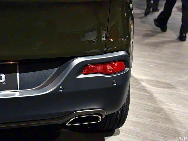 【图】jeep(进口) 自由光(进口) 2016北美车展_420205_汽车之家