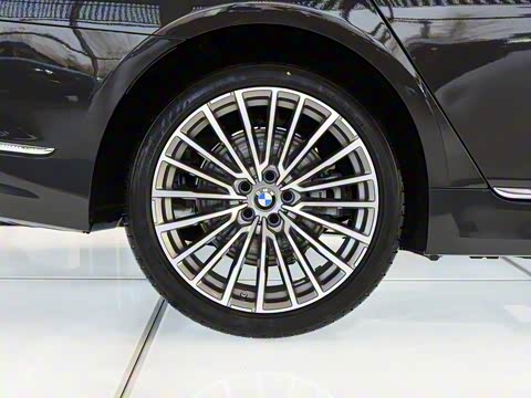 2019�� �Ŀ� 740Li ������ ������װ