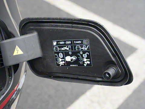 2022�� �Ŀ��� E 350 e L ���ʽ��϶����γ�