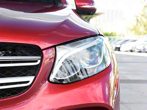 2019�� GLC 260 4MATIC ������