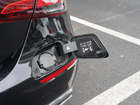 2022�� �Ŀ��� E 350 e L ���ʽ��϶����γ�