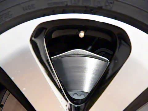 2019�� GLC 260 L 4MATIC ������