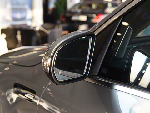 2020�� EQC 400 4MATIC ������ 1886������