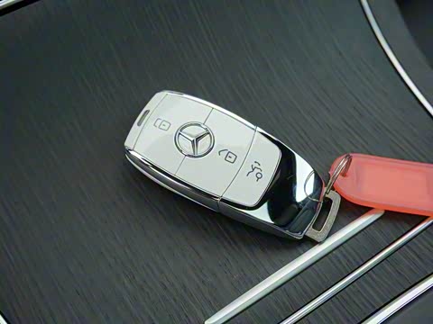 2020�� GLC 300 4MATIC ����SUV