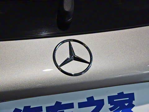 2020�� GLC 260 L 4MATIC ������