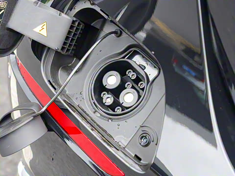 2022�� �Ŀ��� E 350 e L ���ʽ��϶����γ�