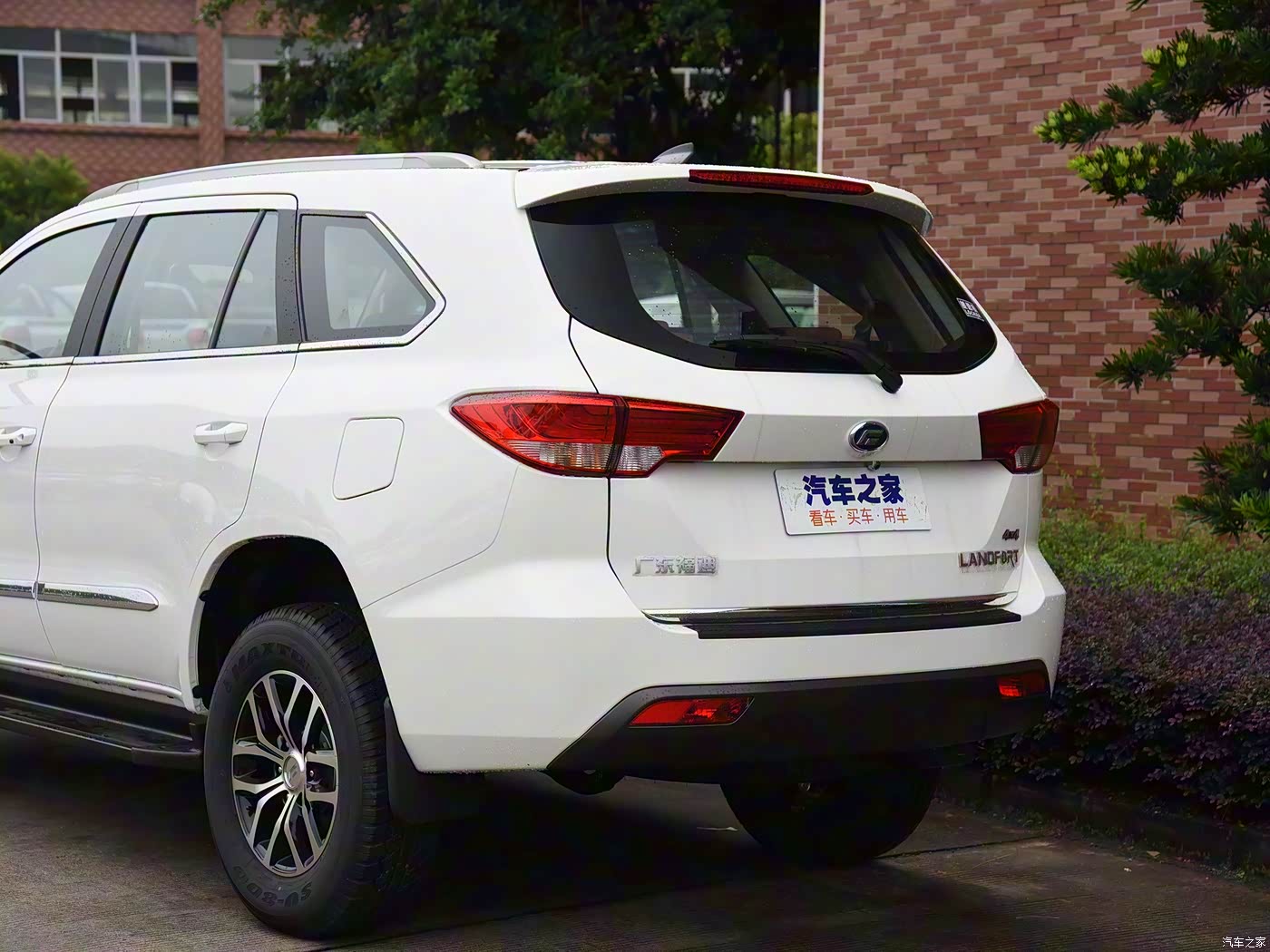 2017款19t柴油手动四驱旗舰版7座