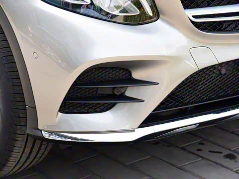 2019�� GLC 260 L 4MATIC ������