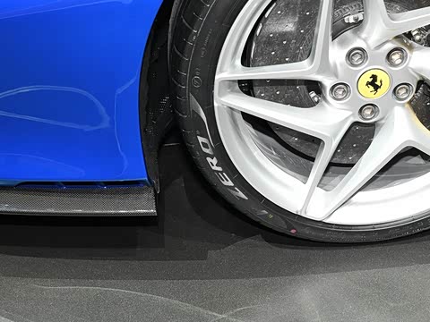 2019�� Tributo 3.9T V8