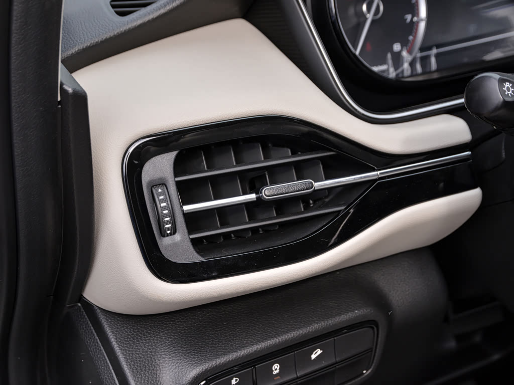 GAC Trumpchi M6, Минивэн: фото поколения