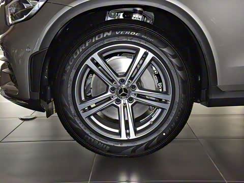 2020�� GLC 260 L 4MATIC ������