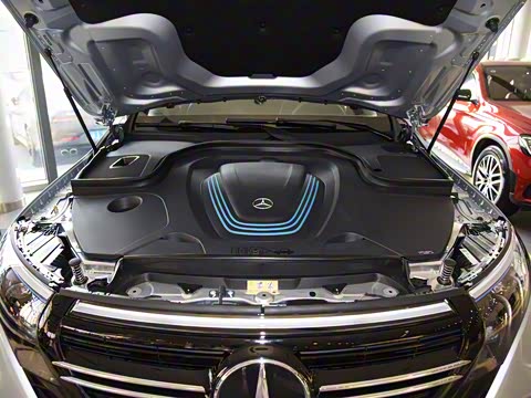 2020�� EQC 400 4MATIC ������ 1886������