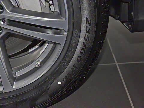 2020�� GLC 260 L 4MATIC ������