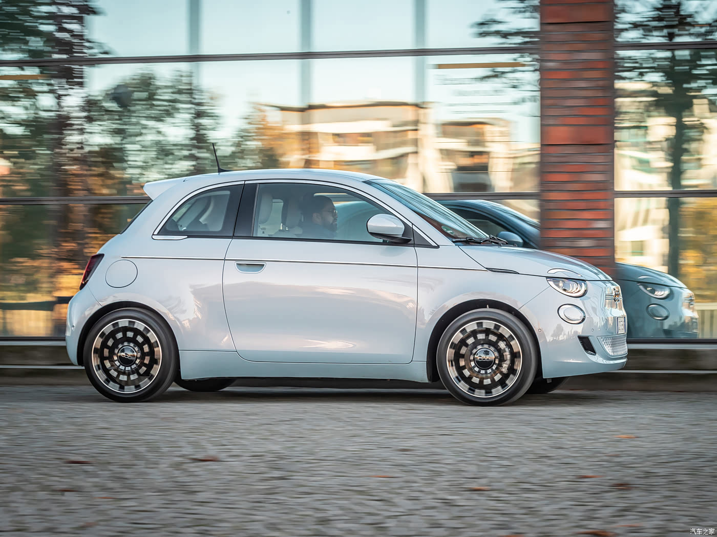 汽车之家 |菲亚特500新能源|图片|外观|内饰|高清大图|实拍图