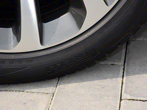 2022�� �Ŀ� P300e ���ʽ�綯��ϰ�