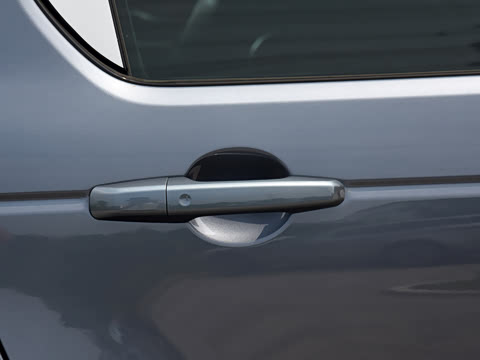 2022�� �Ŀ� P300e ���ʽ�綯��ϰ�