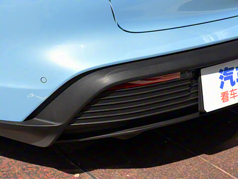 2019�� Taycan 4S