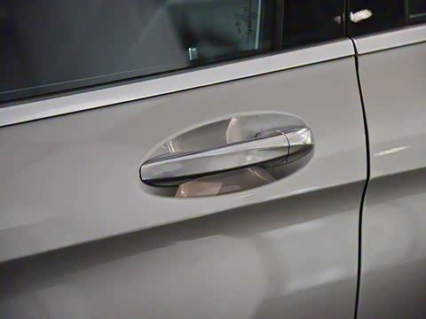 2020�� GLC 260 L 4MATIC ������